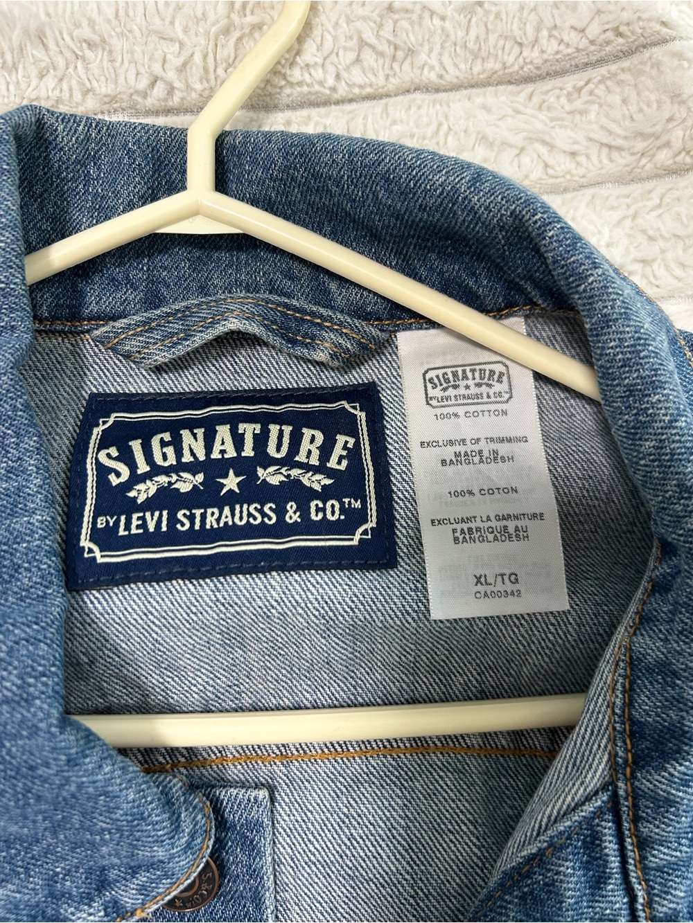 Levi Strauss & Co. Jean Jacket - Picture 7 of 9